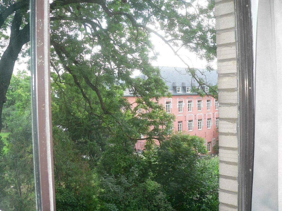 Liege Centre 6 Rue Montagne Sainte Walburge, 4000 Liege, Pour 2 Pers A 3 Minutes De La Gare St Lambert Apartment Bagian luar foto